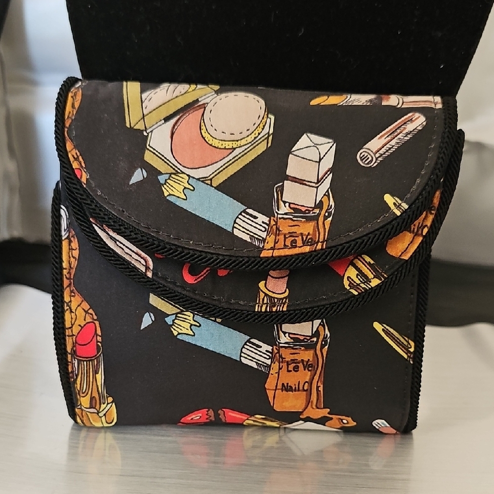 Vintage Nicole Miller 100% Silk Makeup Print Wallet